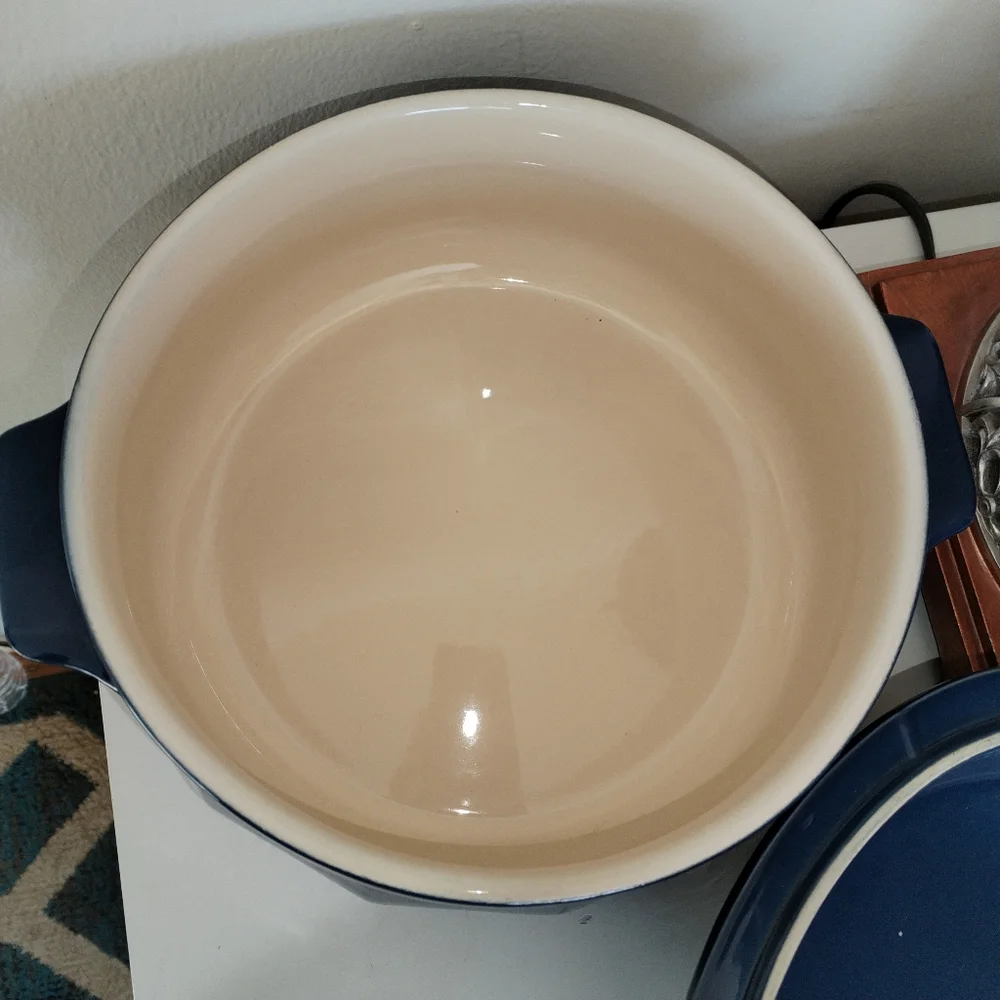 Beautiful Navy Blue Emile Henry Ceramic Covered Casserole 9×5